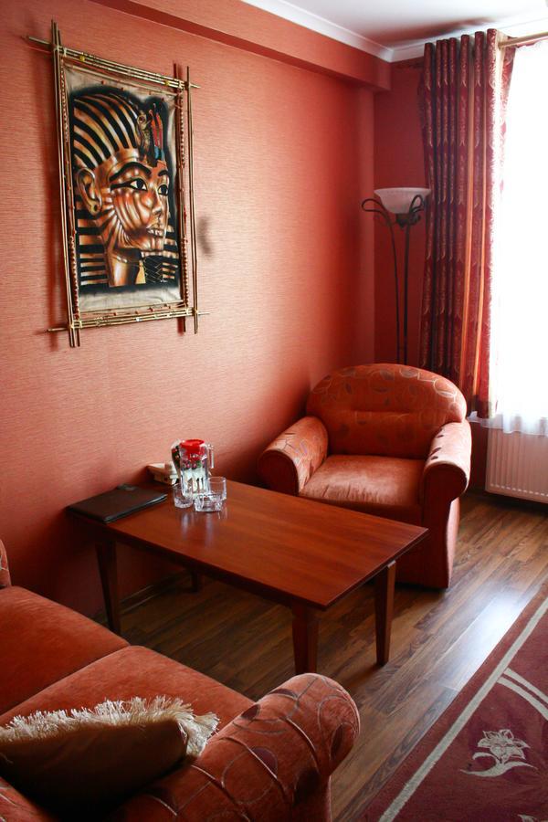 Don Kihot Hotel Novovolyns'k Quarto foto